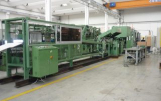 Linea per la produzione di grandi sacchi in carta Linea per la produzione di grandi sacchi in carta